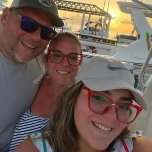 Meet your Posher, Ivis